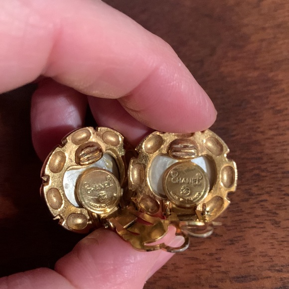 Vintage Chanel Earrings. - Picture 6 of 7